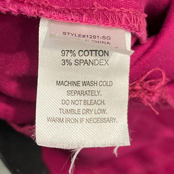 Raspberry pull-on cropped pants - Picture 3 of 3